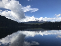 Trillium Lake with a view of Mt Hood 