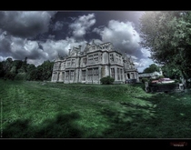 UE Abandoned Mansion  R  by Rustysphotography