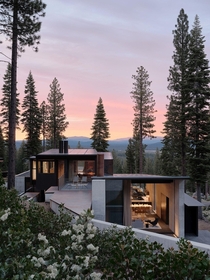 Vacation home on a challenging mountain slope near Lake Tahoe Truckee California by Faulkner Architects Photo Joe Fletcher 