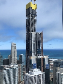 Vista Tower nearly topped out Chicago