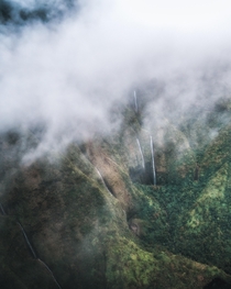 Waterfalls from Mt Waialeale one of the wettest places on Earth with in of rain a year Kauai HI  IG kylefredrickson