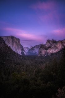 Yosemite Valley at blue hour OC 